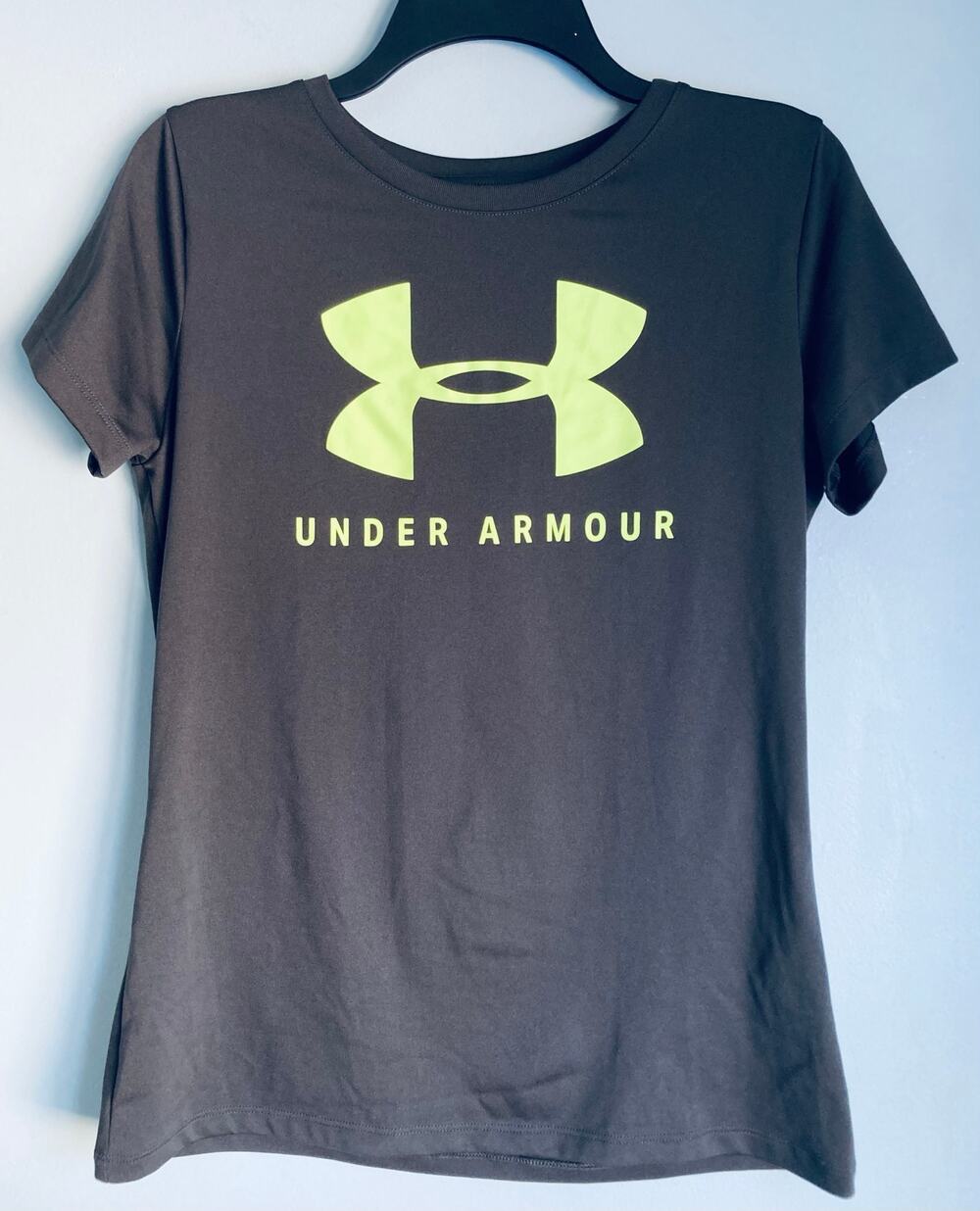 Under Armour Top Medium Gray and Green